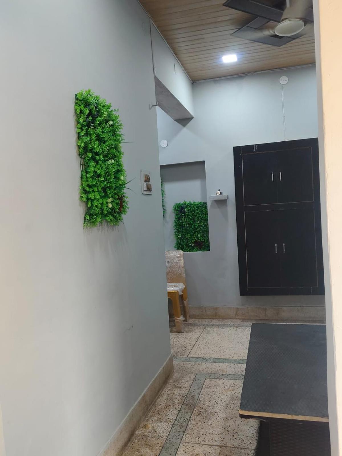 Hotel Crystal Dreams 马图拉 外观 照片